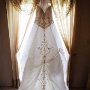 Alfred Angelo Sapphire wedding dress style758